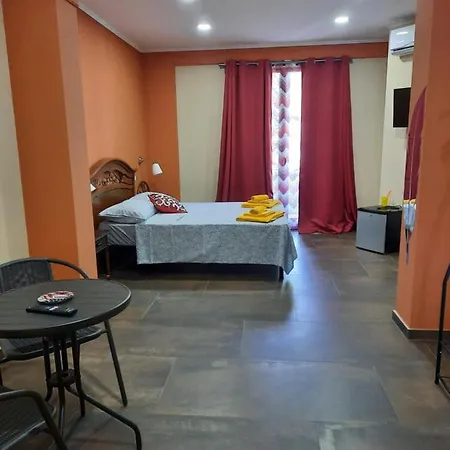 Taorbay Oda ve Kahvaltı Giardini Naxos