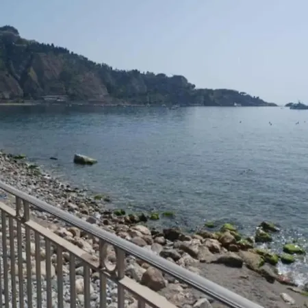 Oda ve Kahvaltı Taorbay Giardini Naxos
