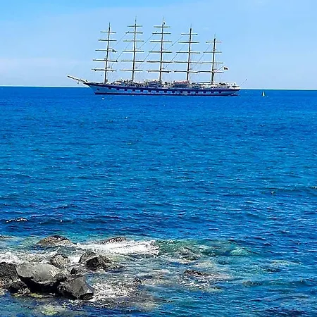 Taorbay Giardini-Naxos